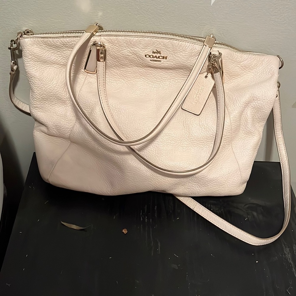 Coach Large Kelsey Satchel White in Pebbled Leather